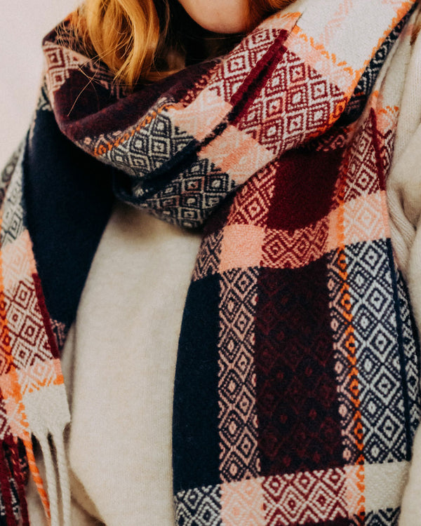 Diamond Check Lambswool Scarf Navy x Orange