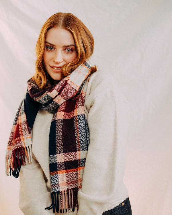 Diamond Check Lambswool Scarf Navy x Orange